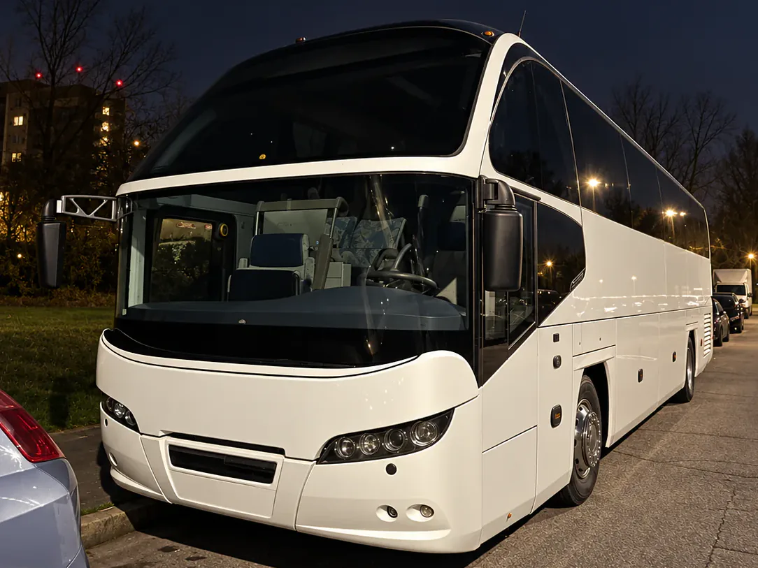 Pullman BusCom con bagagliaio per gruppi a Siviglia
