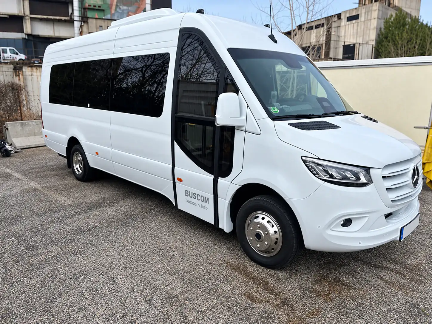 BusCom Mercedes Sprinter-minibuss för gruppresor i Glasgow