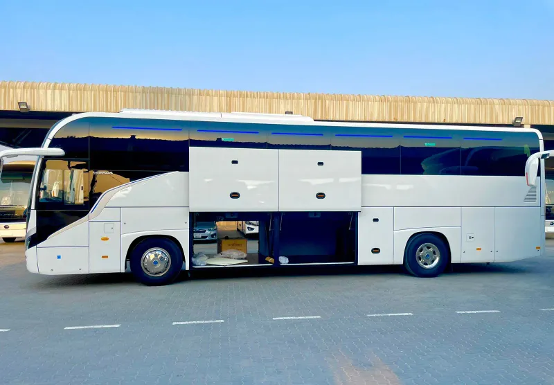 BusCom-buss med bagageutrymme för grupper i Uleåborg