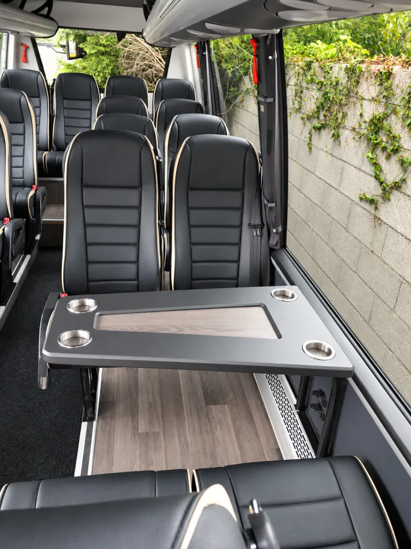 Säten i en BusCom Mercedes Sprinter-minibuss